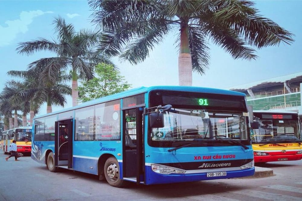 Du khách có thể chọn tuyến xe bus 91